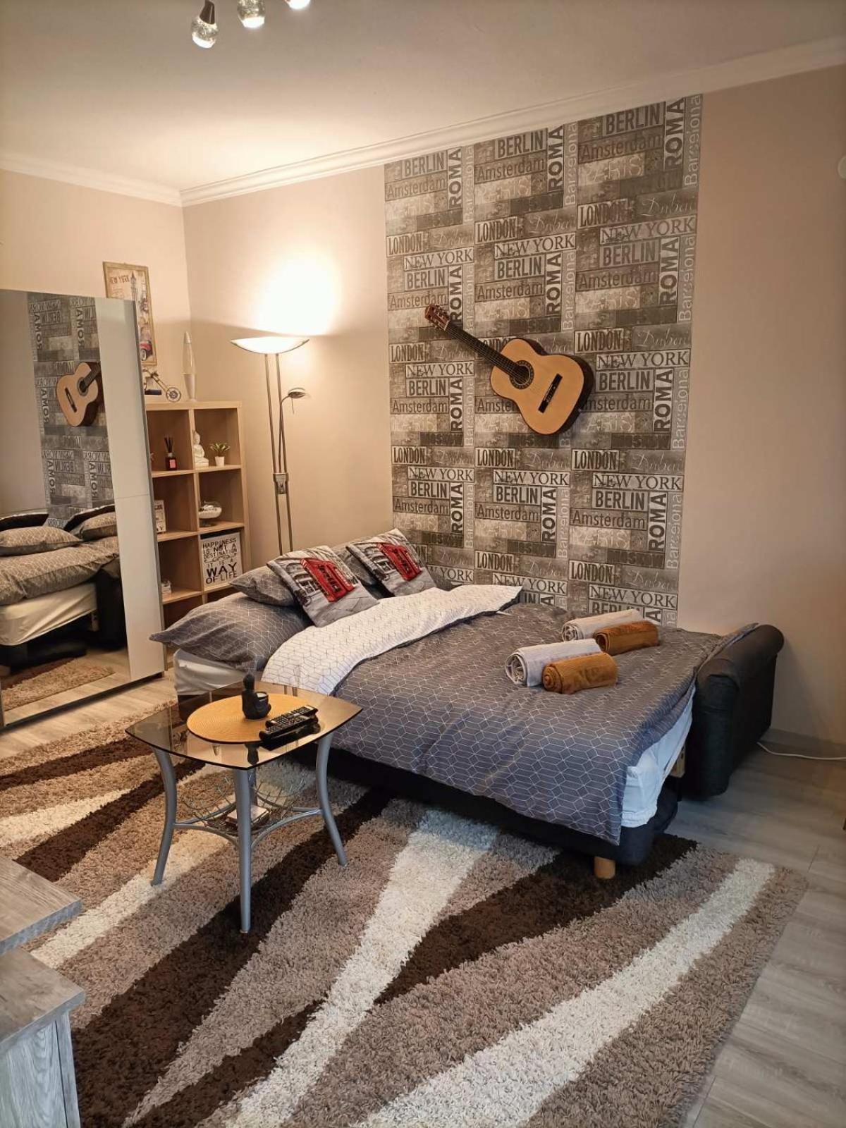 Hiroes Home Keşkemet Dış mekan fotoğraf